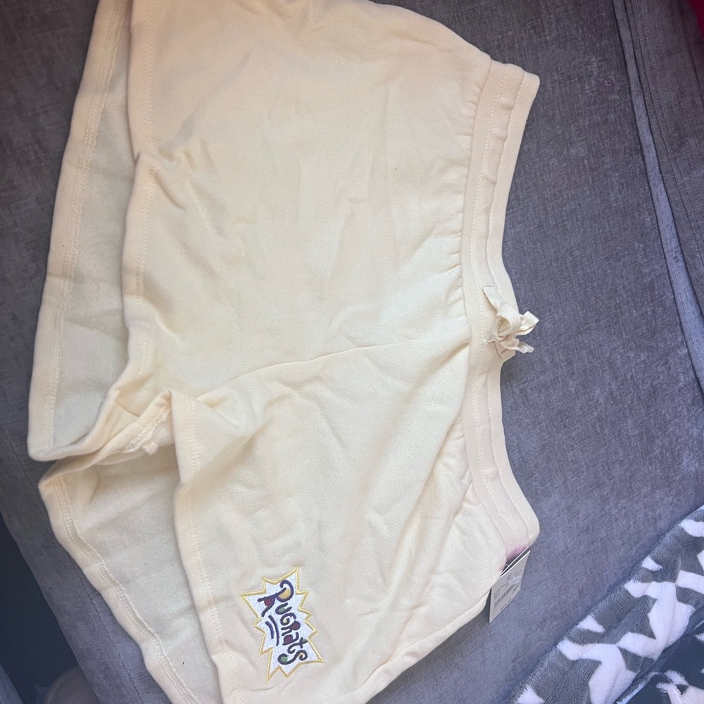 Nickelodeon yellow cream Casual Shorts Relaxed Fit